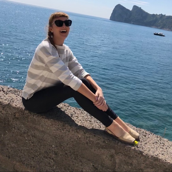 Meet your Posher, Jade - Picture 1 of 1